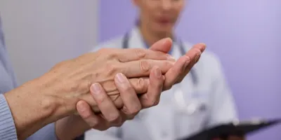 <b class="sch_word">마사지</b>사 손 건강관리법! 관절염을 피하는 실전 루틴